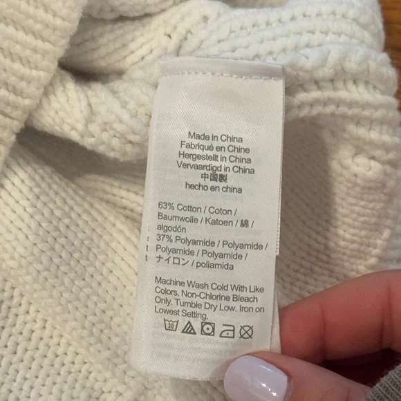 J. Crew Women’s White Cable-Knit V-Neck Cropped Sweater M - Picture 4 of 7